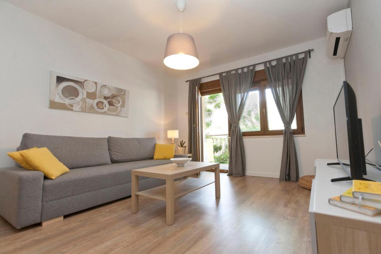 Rr Apartment Pula Extérieur photo