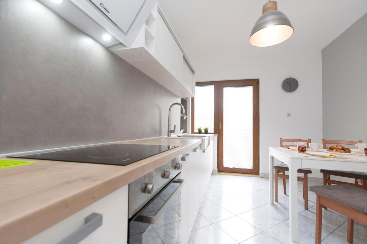 Rr Apartment Pula Extérieur photo